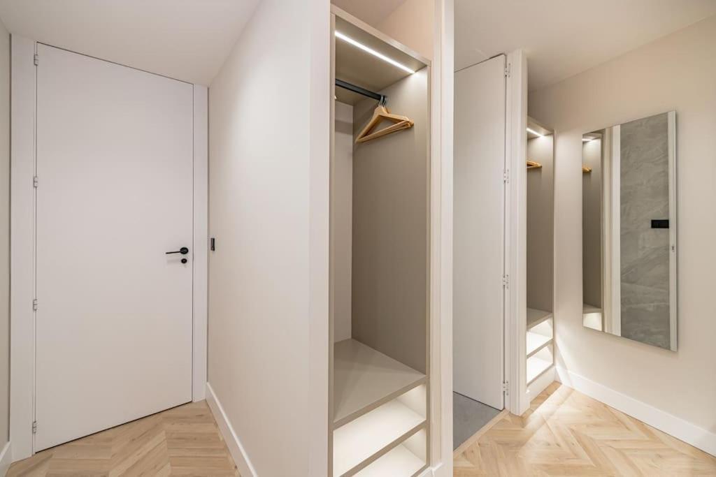 Puerta Del Sol 3Br 3Bh Apartment Madrid Bagian luar foto